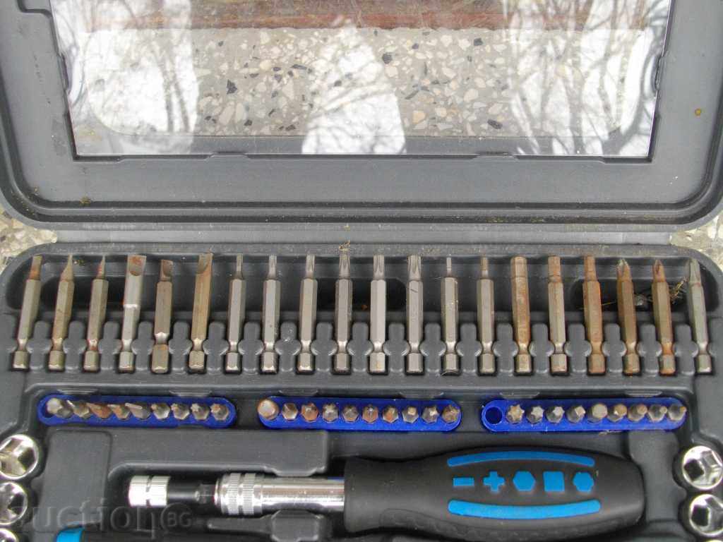 Screwdriver with nozzle set - 6 Screwdriver with nozzle set - 6