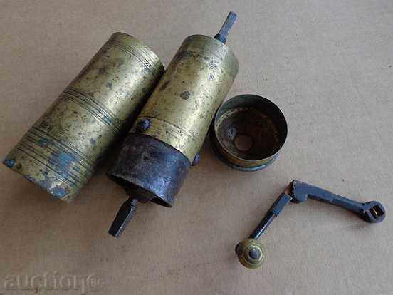 Rasnita de cafea manuala vintage, rasnita cu preț 79.00 BGN | € 40.39 Rasnita de cafea manuala vintage, rasnita cu preț 79.00 BGN | € 40.39