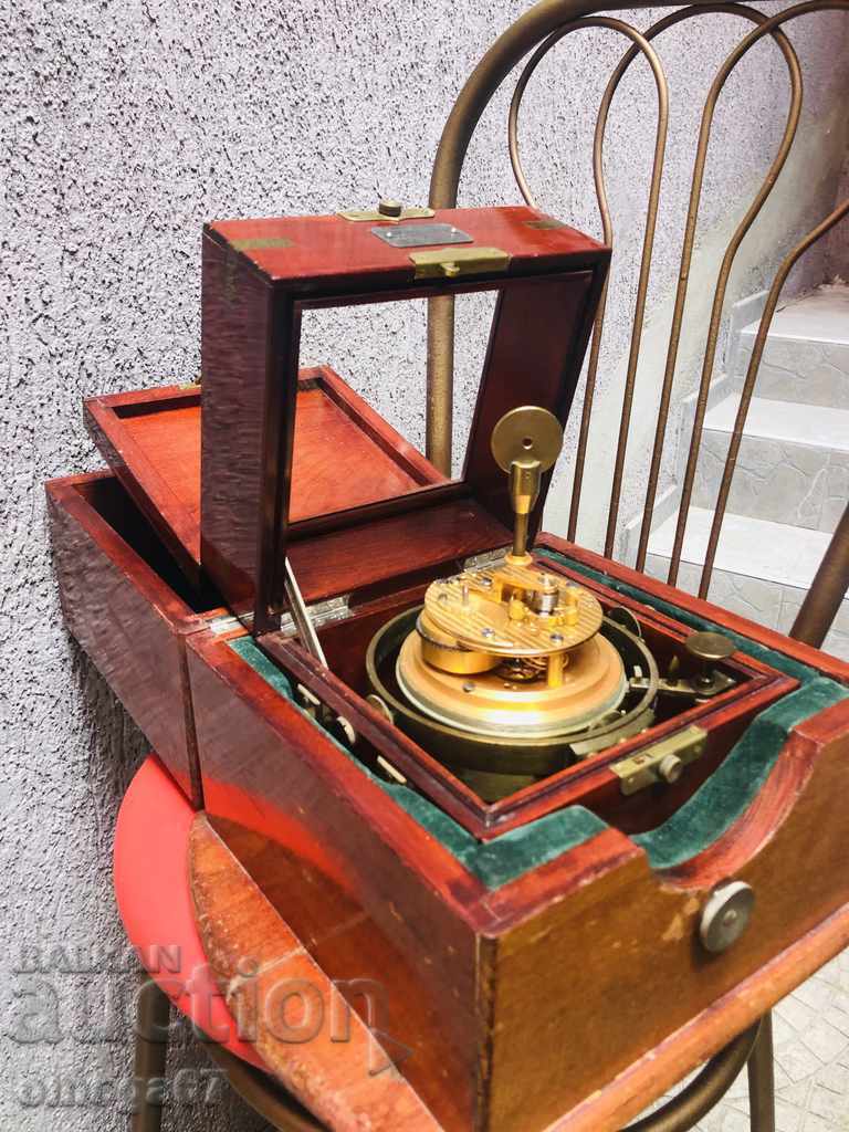 Ceas de mână de tip cronometru de marină MCHZ imeni Kirova