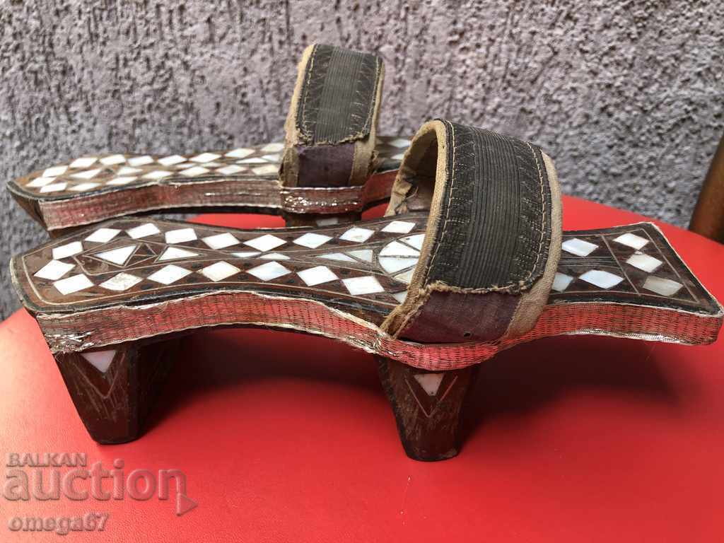 Delivery of RITUAL WOODEN WINDOWS / SEED / SILVER FILING WATER, SILK Delivery of RITUAL WOODEN WINDOWS / SEED / SILVER FILING WATER, SILK