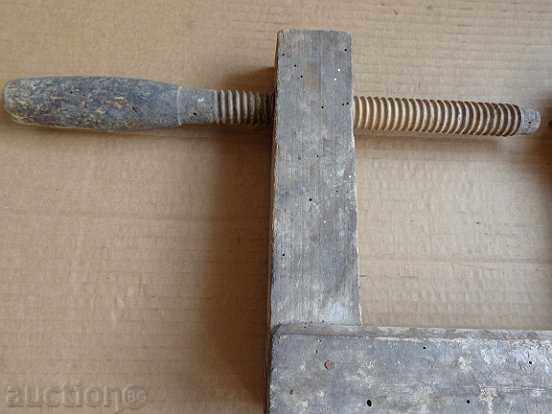 Vechi clemă tâmplar menghină, lemn cu preț 33.00 BGN | € 16.87