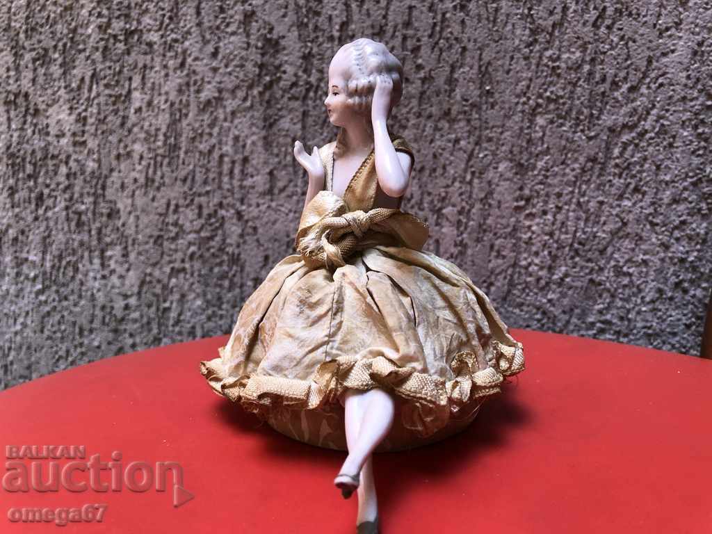 Доставка на Порцеланова кукла-3 Доставка на Порцеланова кукла-3