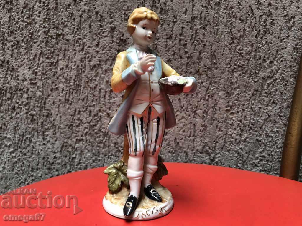 Porcelain figure - 6 Porcelain figure - 6