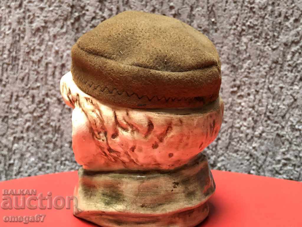 Delivery of Porcelain head/tobacco box for storing tobacco Delivery of Porcelain head/tobacco box for storing tobacco