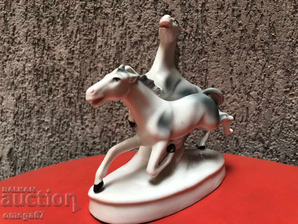 Auction  Porcelain figure "Mustangs" Germany 1930s
