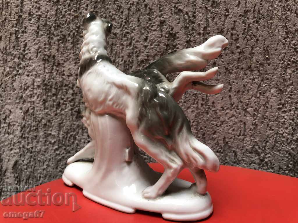 Delivery of Elegant porcelain composition - Greyhounds