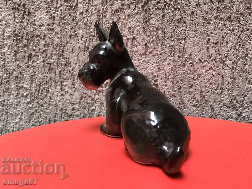 Доставка на Порцеланова фигура на куче/Ризеншнауцер