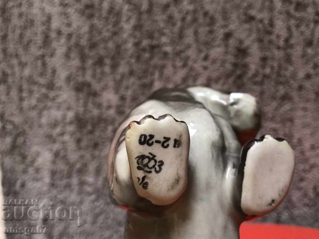 Порцеланова фигура на куче/Ризеншнауцер - 5