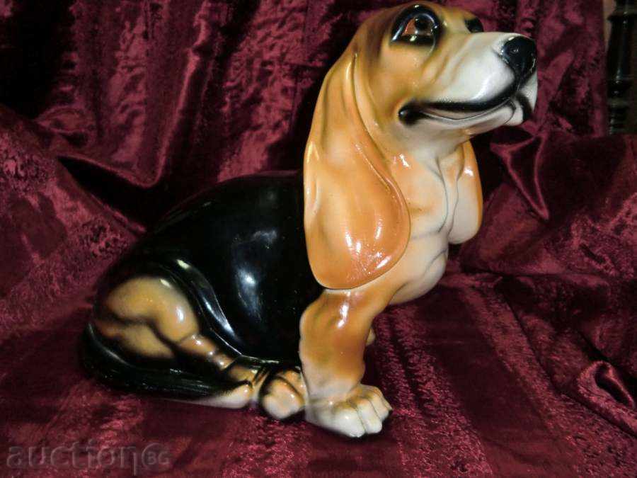 Delivery of Basset / ceramic / 26cm. / 26cm long / 13cm / width / about 1 kg. Delivery of Basset / ceramic / 26cm. / 26cm long / 13cm / width / about 1 kg.