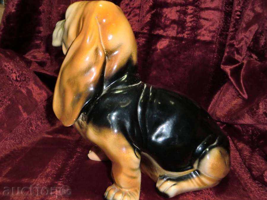 Basset / ceramic / 26cm. / 26cm long / 13cm / width / about 1 kg. - 6 Basset / ceramic / 26cm. / 26cm long / 13cm / width / about 1 kg. - 6