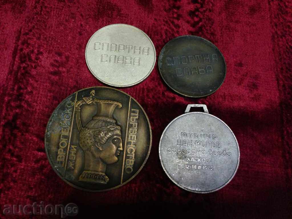 Auction  Lot sports plaques!