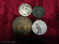 Лот спортни плакети !