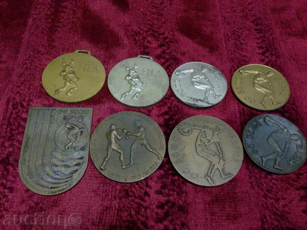 Delivery of Lot sports plaques!