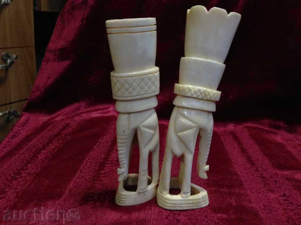 oasele Lot de două vase de flori uscate-a doua pol.na XX c cu preț € 99.00 | 193.63 BGN oasele Lot de două vase de flori uscate-a doua pol.na XX c cu preț € 99.00 | 193.63 BGN