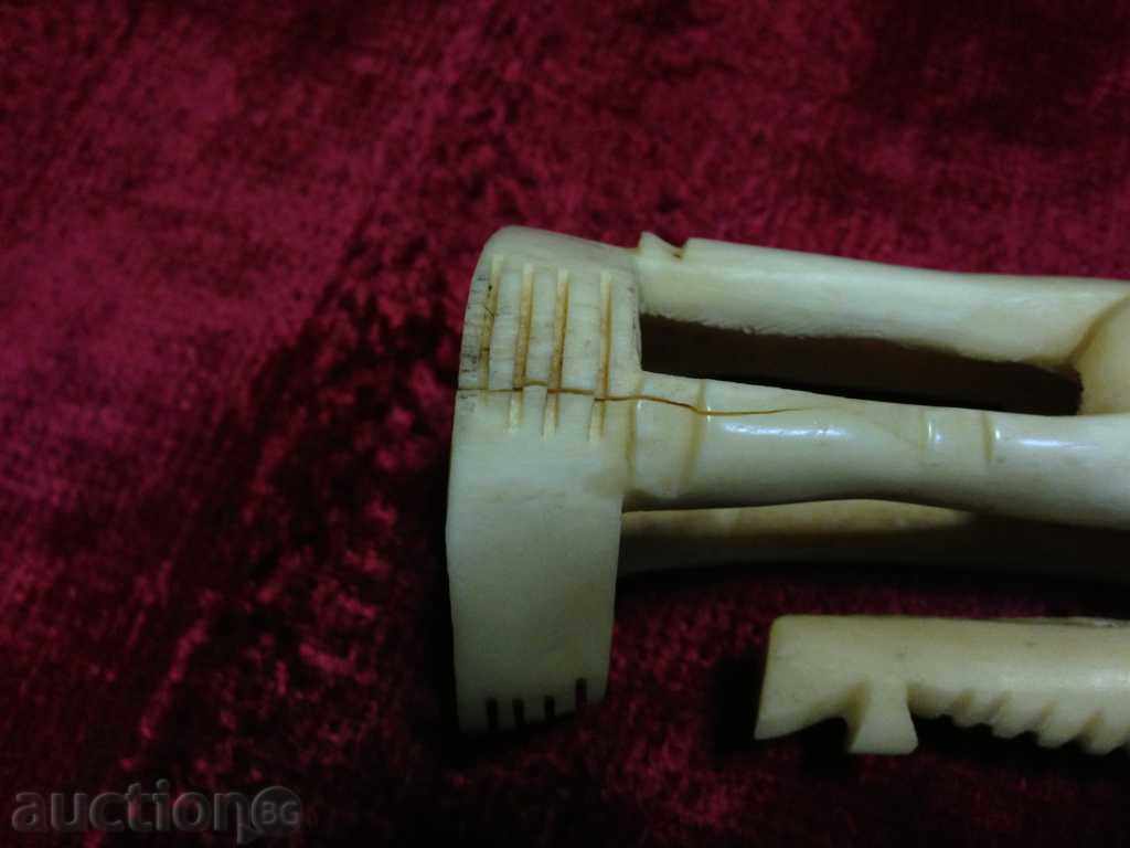 Livrarea oasele Lot de două vase de flori uscate-a doua pol.na XX c Livrarea oasele Lot de două vase de flori uscate-a doua pol.na XX c