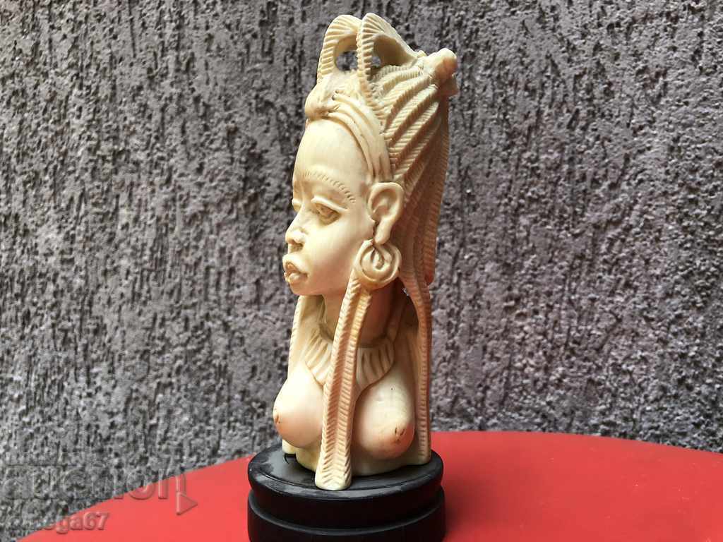 Ivory Elegant female figure with price 1400.00 BGN | € 715.81 Ivory Elegant female figure with price 1400.00 BGN | € 715.81