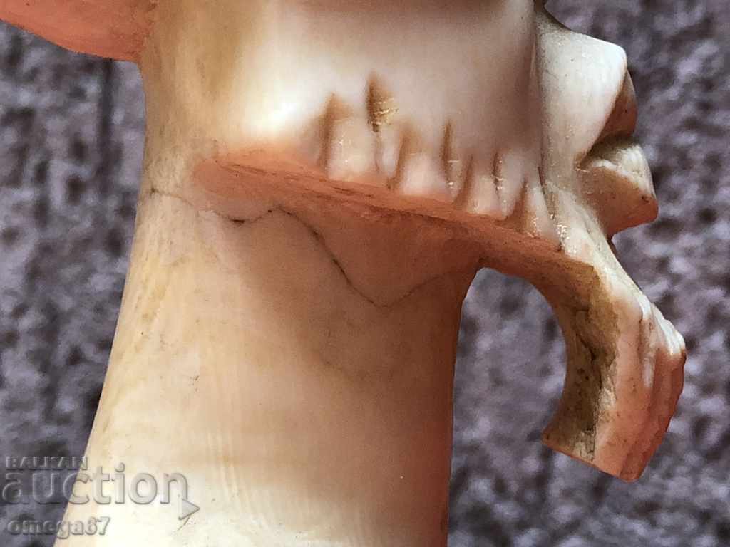 Delivery of Ivory, Fine Item, Male Figure Delivery of Ivory, Fine Item, Male Figure