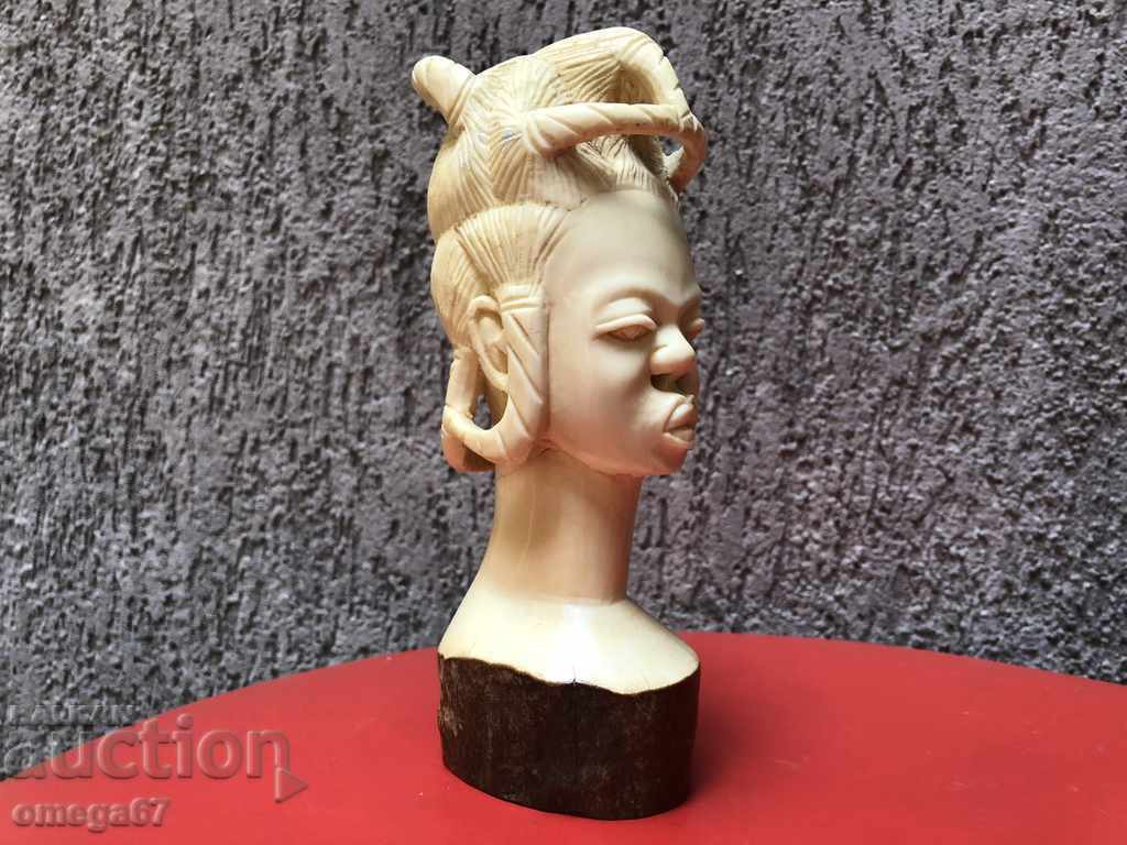 Ελεφαντόδοντο ωραία γυναικεία προτομή με τιμή 1600.00 BGN | € 818.07 Ελεφαντόδοντο ωραία γυναικεία προτομή με τιμή 1600.00 BGN | € 818.07