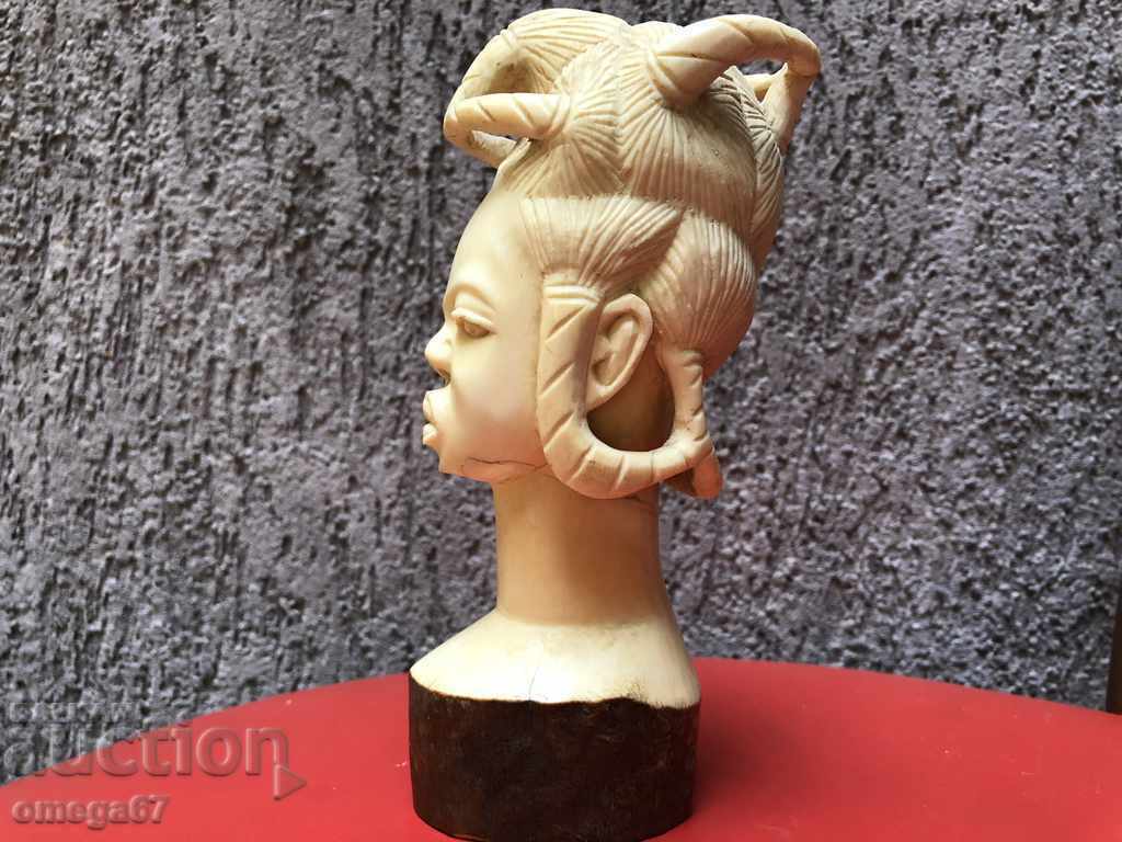 Παράδοση Ελεφαντόδοντο ωραία γυναικεία προτομή Παράδοση Ελεφαντόδοντο ωραία γυναικεία προτομή