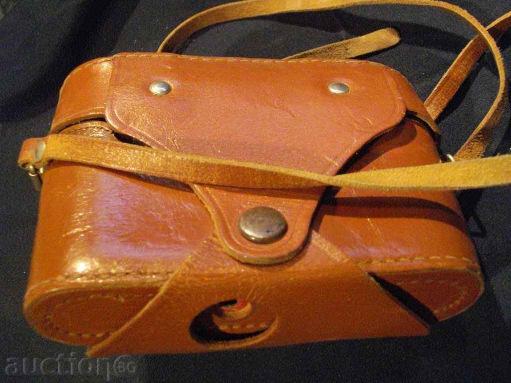 Δερμάτινη θήκη για τη φωτογραφική μηχανή - 43 με τιμή 10.00 BGN | € 5.11 Δερμάτινη θήκη για τη φωτογραφική μηχανή - 43 με τιμή 10.00 BGN | € 5.11