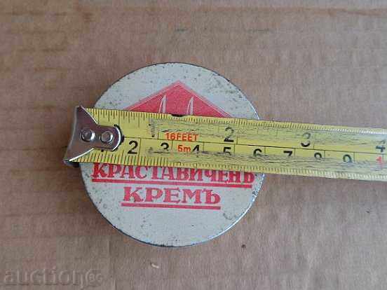 A box of old cosmetic cream, an umbrella, a box, a make-up - 7 A box of old cosmetic cream, an umbrella, a box, a make-up - 7