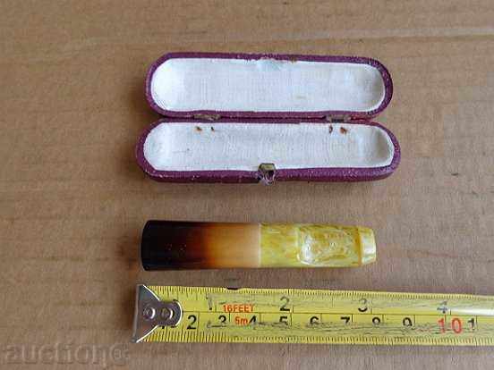 Old amber cigarette, pipe, cigarette, amber with price 66.00 BGN | € 33.75 Old amber cigarette, pipe, cigarette, amber with price 66.00 BGN | € 33.75