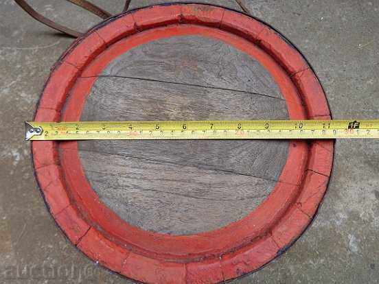 Auction  Old bucket, flask, barrel, crank, wooden