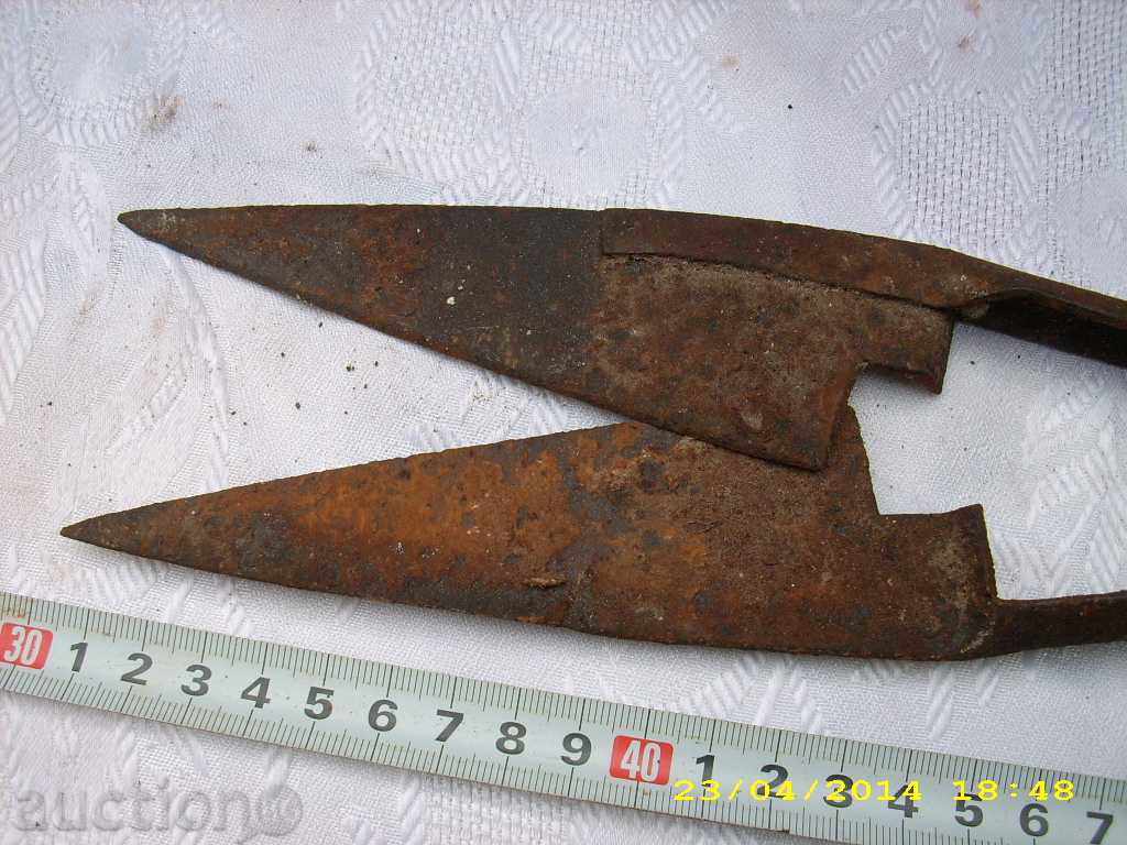 Shearing shears with price 4.99 BGN | € 2.55 Shearing shears with price 4.99 BGN | € 2.55