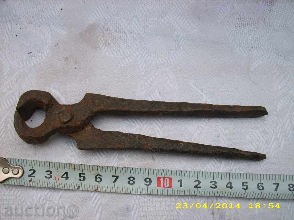 πλαστά μικρές λαβίδες με τιμή 6.99 BGN | € 3.57 πλαστά μικρές λαβίδες με τιμή 6.99 BGN | € 3.57