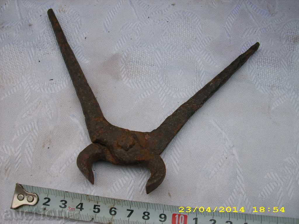 Δημοπρασία πλαστά μικρές λαβίδες Δημοπρασία πλαστά μικρές λαβίδες