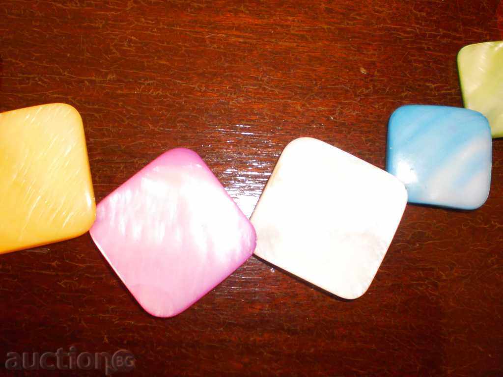 Auction  Necklace of natural multi-colored mother of pearl square shape