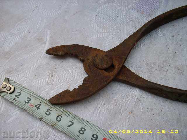 Auction Old bending pliers Auction Old bending pliers