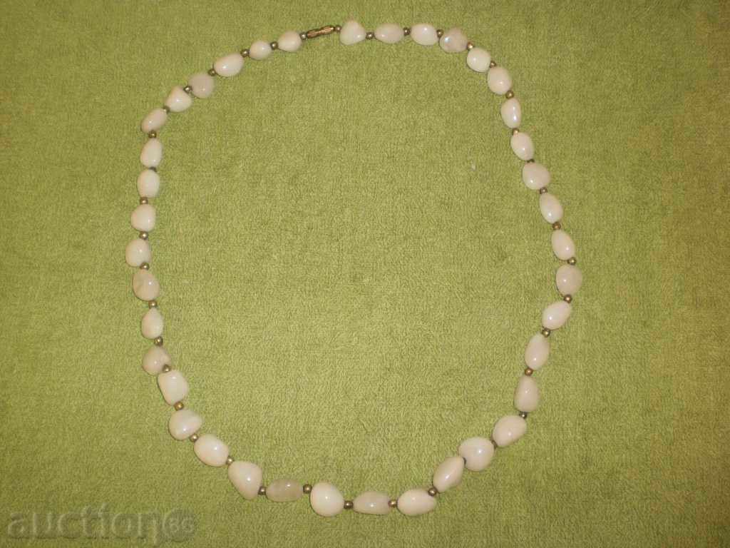 Delivery of Natural white agate necklace Delivery of Natural white agate necklace
