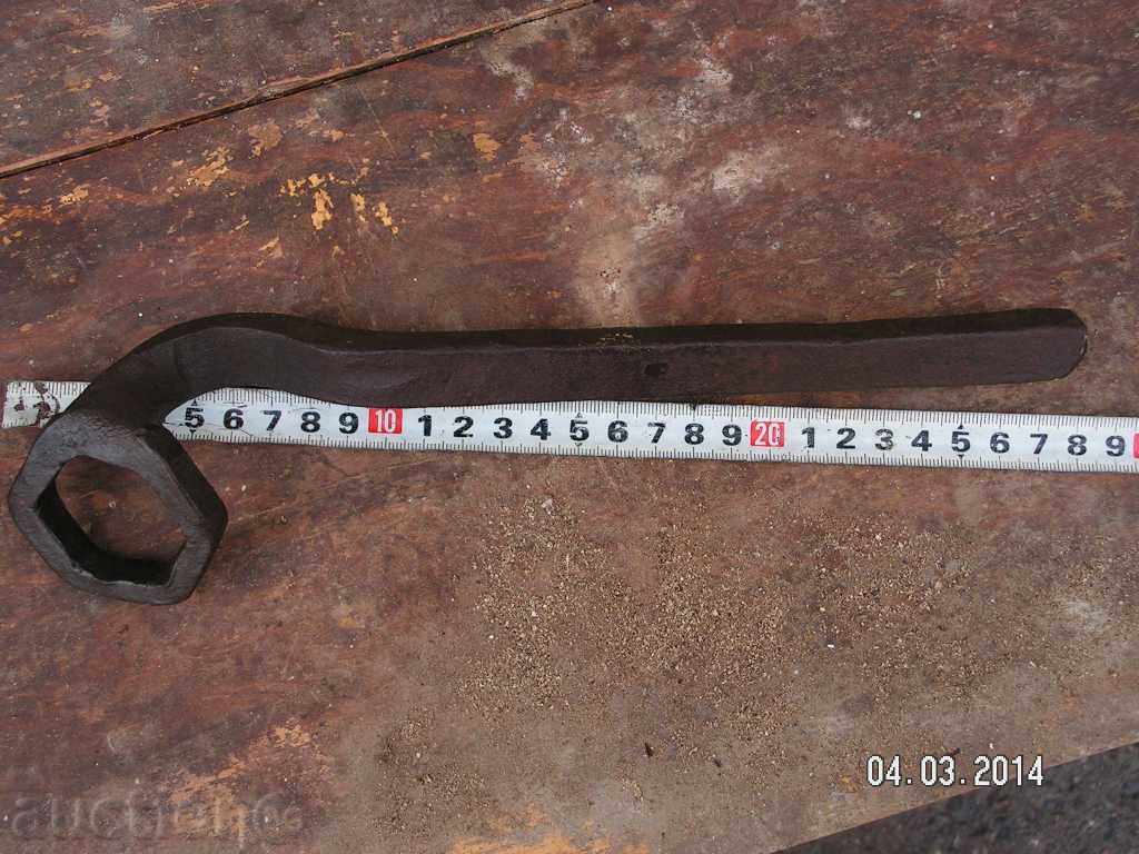 2372. roți forjate CHEIE cărucioare cu preț 10.00 BGN | € 5.11