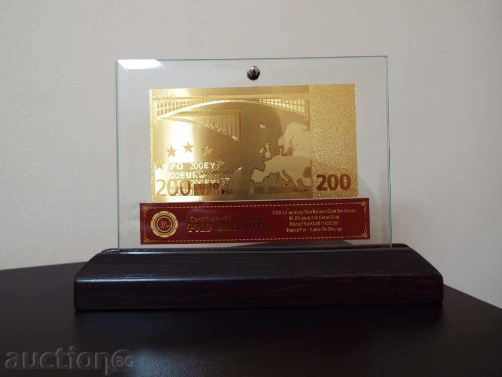 A gold 200 euro banknote