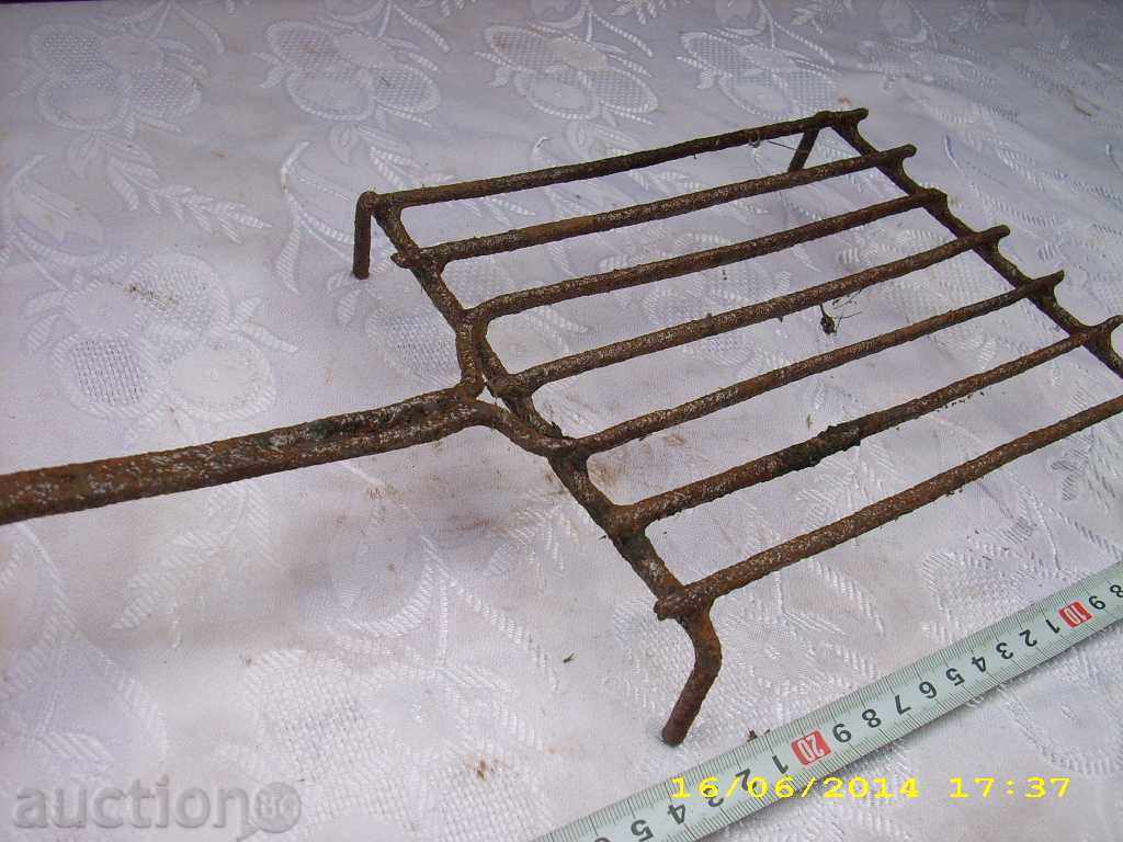 OLD GREEN ON THE FIREPLACE - 5 OLD GREEN ON THE FIREPLACE - 5