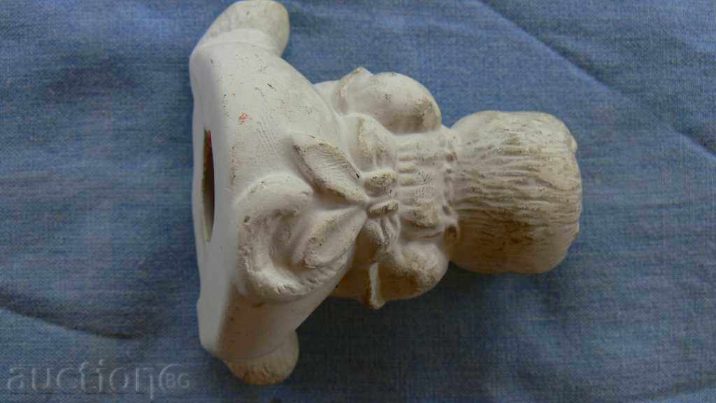 STAR PORCELAIN FIGURE with price 5.00 BGN | € 2.56 STAR PORCELAIN FIGURE with price 5.00 BGN | € 2.56