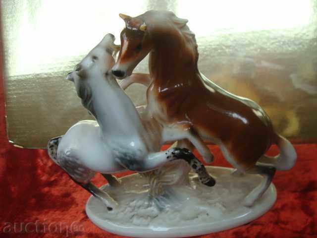 ΔΥΟ KONYA- γερμανική stauetka τελευταίο αιώνα- παλιό ανακαινισμένο. με τιμή 59.95 BGN | € 30.65 ΔΥΟ KONYA- γερμανική stauetka τελευταίο αιώνα- παλιό ανακαινισμένο. με τιμή 59.95 BGN | € 30.65