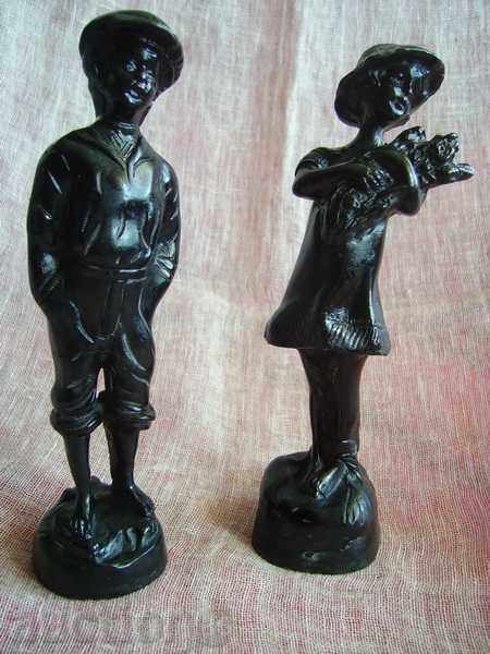 I sell a composition of two bronze sculptures