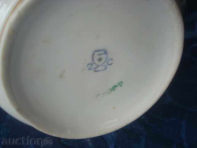 Castron de zahăr din porțelan, cafea din 2 părți ale URSS cu preț 24.95 BGN | € 12.76 Castron de zahăr din porțelan, cafea din 2 părți ale URSS cu preț 24.95 BGN | € 12.76