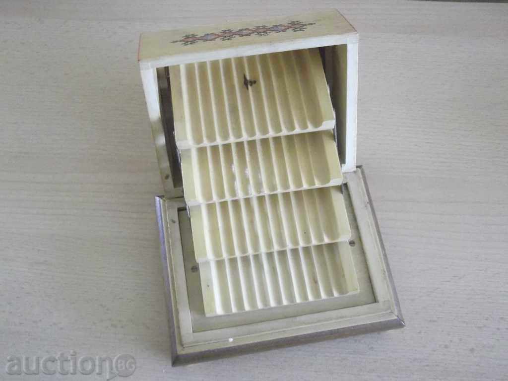 No. * 1761 old wooden box (1) - cigarette case with price 10.00 BGN | € 5.11 No. * 1761 old wooden box (1) - cigarette case with price 10.00 BGN | € 5.11