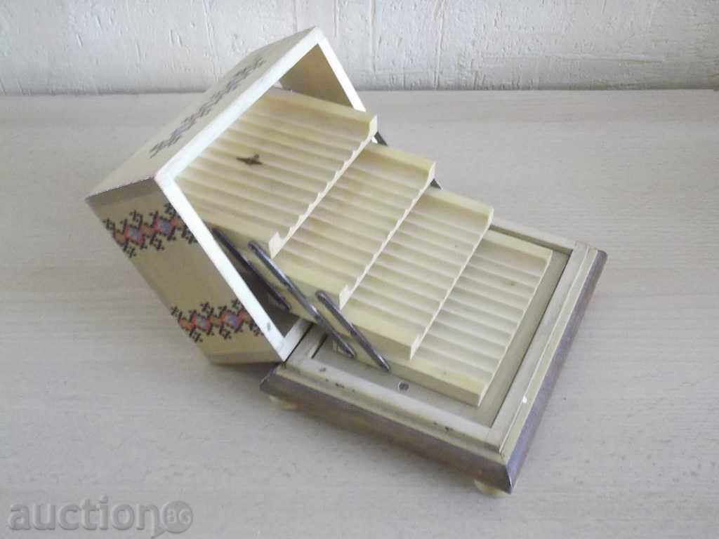 Auction No. * 1761 old wooden box (1) - cigarette case Auction No. * 1761 old wooden box (1) - cigarette case