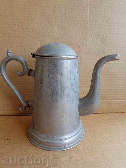 An old kettle, a coffee maker, a crowner, a kettle with price 35.00 BGN | € 17.90 An old kettle, a coffee maker, a crowner, a kettle with price 35.00 BGN | € 17.90