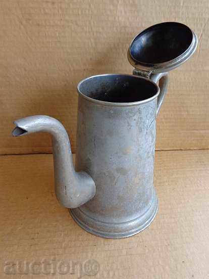 Delivery of An old kettle, a coffee maker, a crowner, a kettle Delivery of An old kettle, a coffee maker, a crowner, a kettle