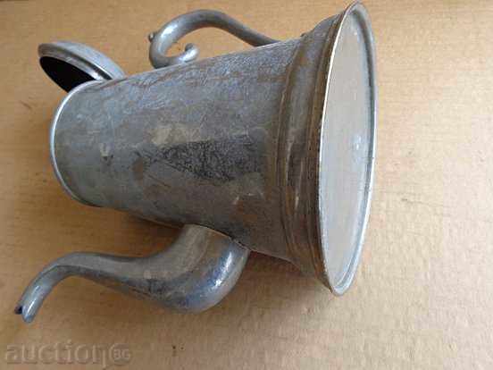 An old kettle, a coffee maker, a crowner, a kettle - 7 An old kettle, a coffee maker, a crowner, a kettle - 7