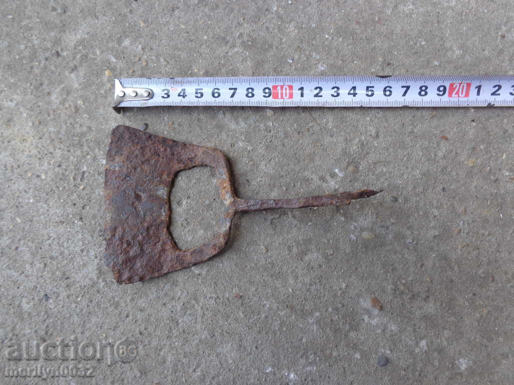 An old maid of honor, a bitch, a gourd, a gauntlet, a wrought iron with price 29.00 BGN | € 14.83 An old maid of honor, a bitch, a gourd, a gauntlet, a wrought iron with price 29.00 BGN | € 14.83