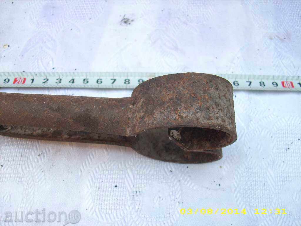 Delivery of SHOULDERS FOR SHOE