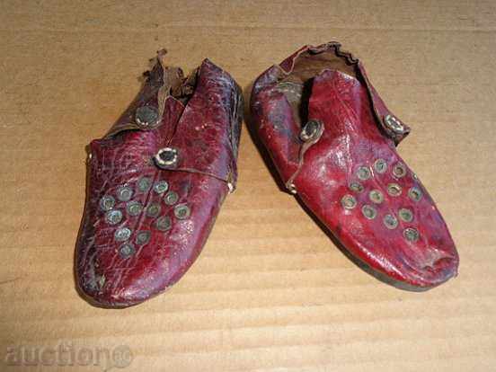 Παλιά παιδικά δερμάτινα υποδήματα, kalevri, παπούτσια με τιμή 30.00 BGN | € 15.34