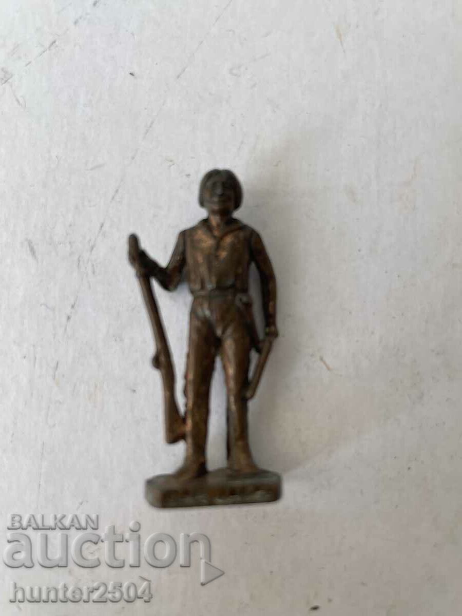 Kinder figurines-3 pcs. with price € 12.95 | 25.33 BGN