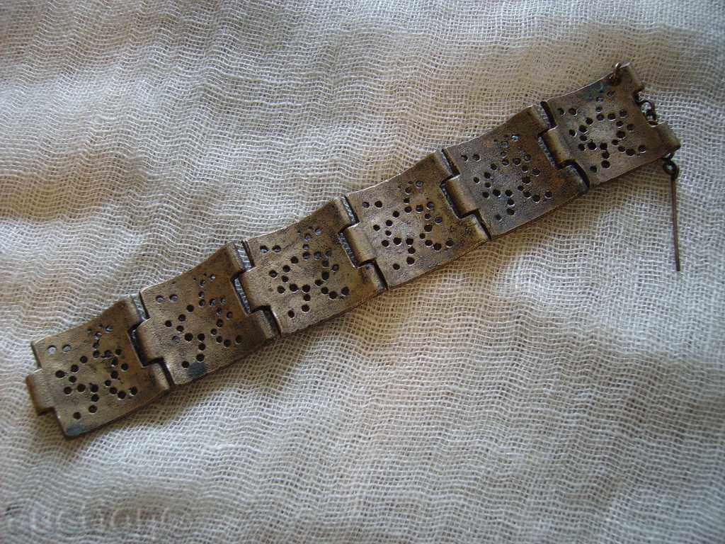 Auction Sell a Renaissance bracelet Auction Sell a Renaissance bracelet